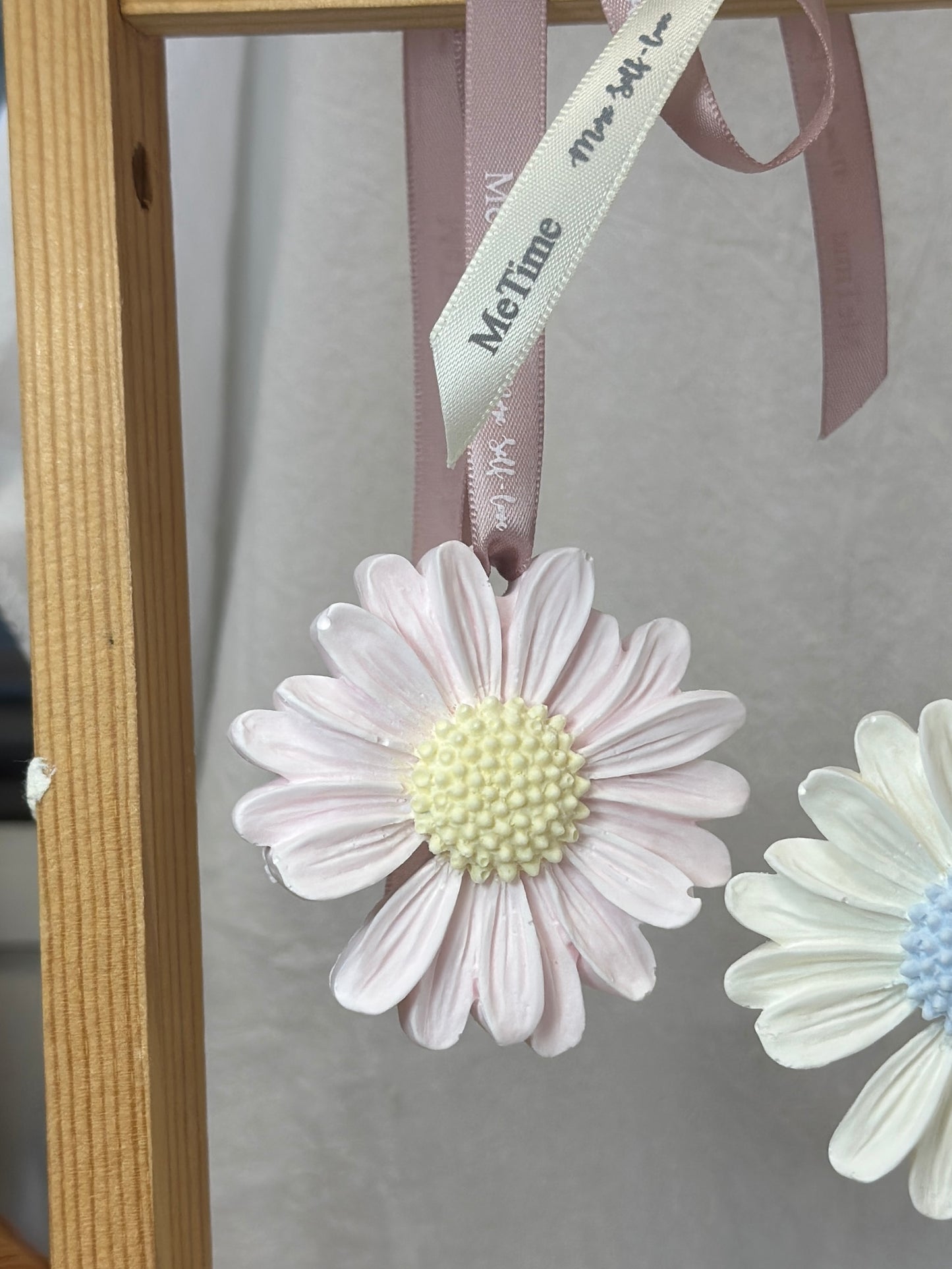 Daisy Hanging Car Perfume/ Wardrobe Perfume
